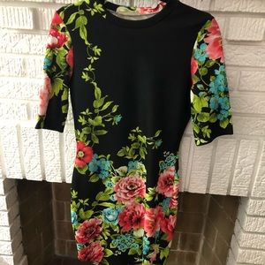 Fitted floral cocktail dress